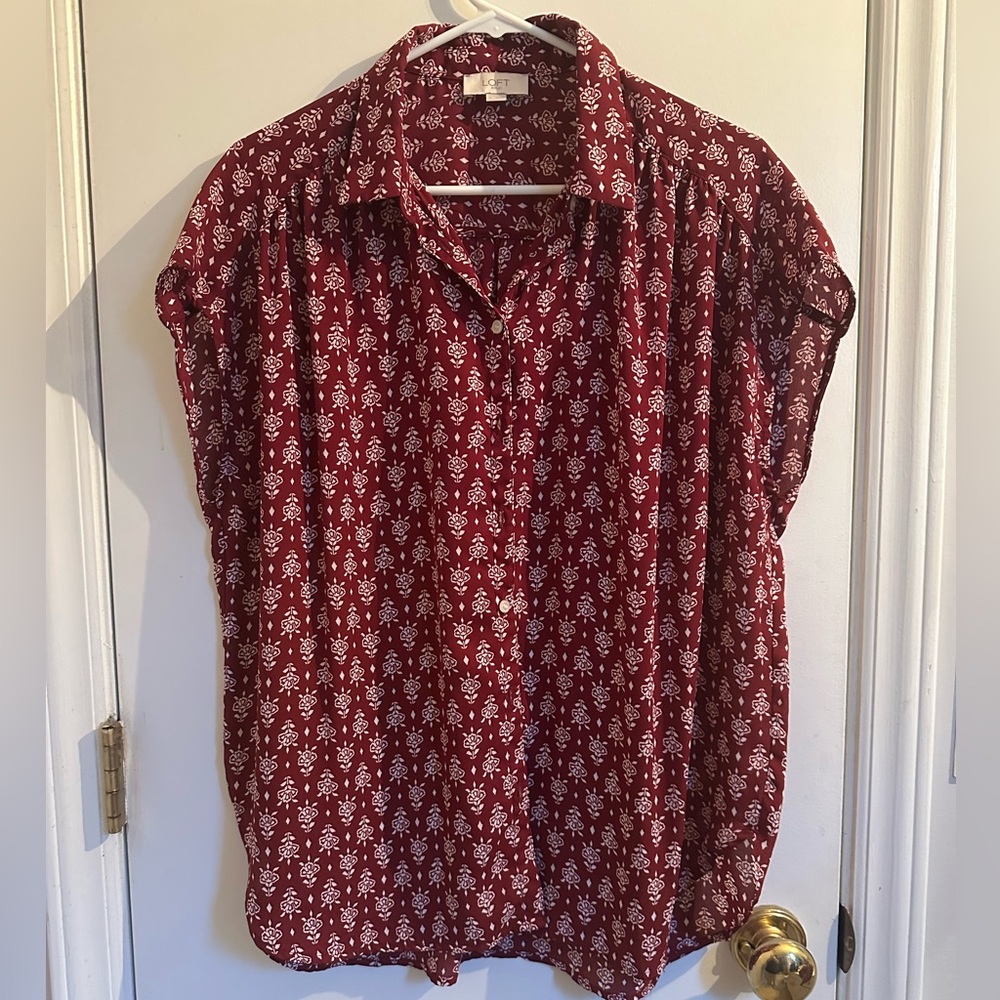 The Loft Outlet Maroon Floral Cap Sleeve Button Down Blouse Shirt Size Large